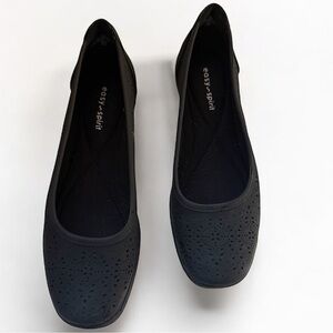 NWOT Easy Spirit Women's Black Perforated Flats